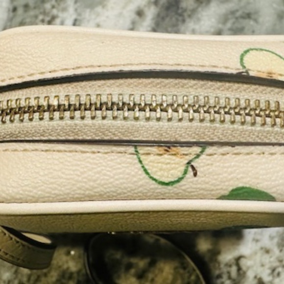 Adorable Green Apple Coach Crossbody Bag! - Picture 2 of 14